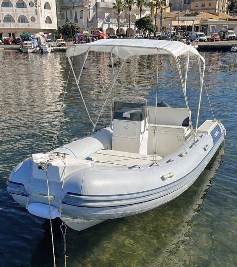 Noleggio gommoni a Pantelleria Noleggio gommoni a Pantelleria